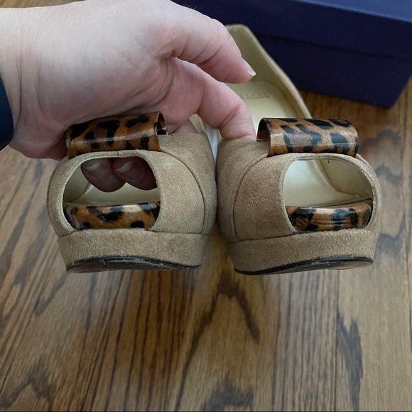 Stuart Weitzman Puente Heel in Cashew Suede - Picture 4 of 12